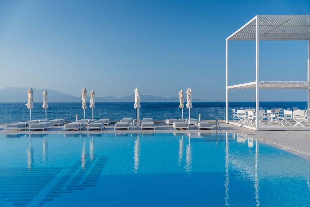 Dimitra Beach Hotel & Suites