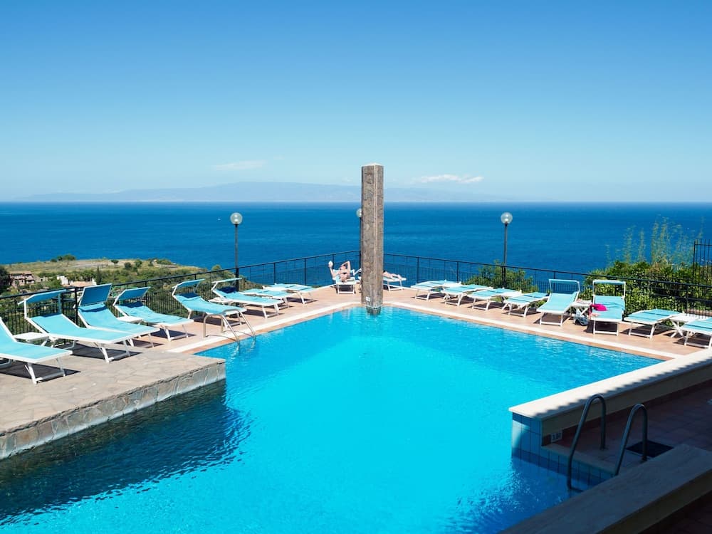 Hotel Sirius