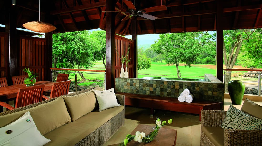 The Bay Club at Anahita