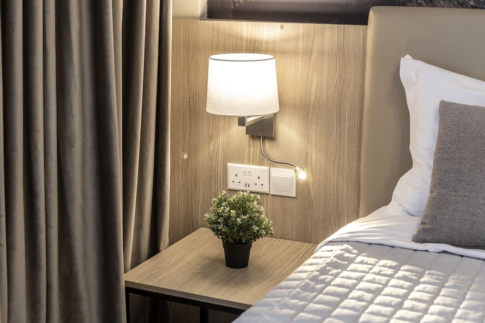 Almond Business Hotel