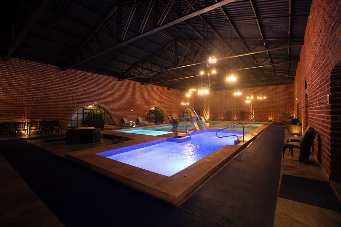 Quindeloma Art Hotel And Gallery