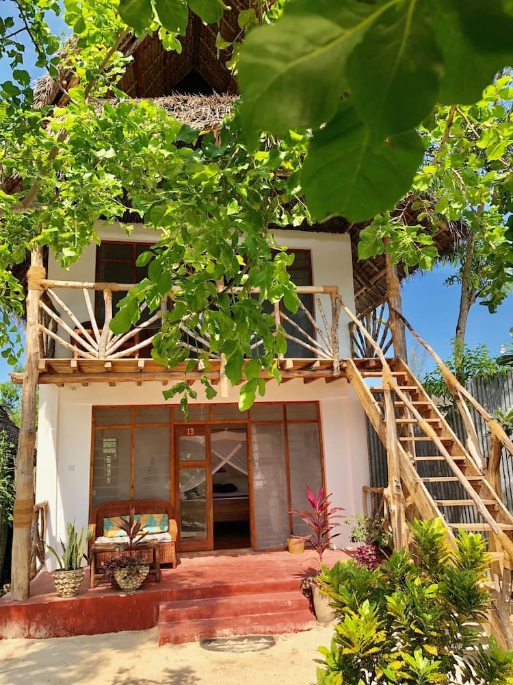 Promised Land Lodge