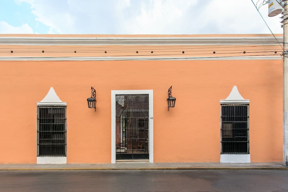 Art 64 Guest House – Adults Only