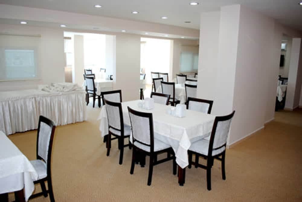 Anya Suit Otel