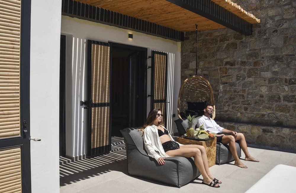 Tropicana Suites & Villas