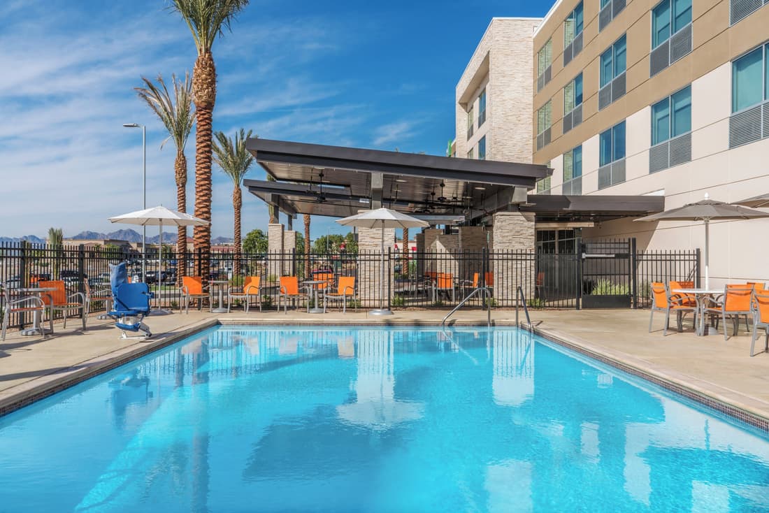 Holiday Inn Express & Suites Lake Havasu - London Bridge by IHG
