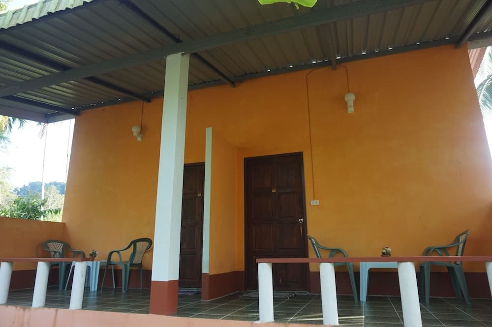 Bangsak Hut
