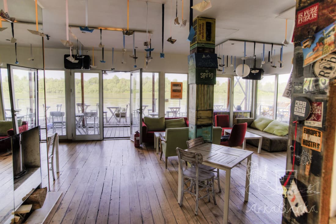 ArkaBarka Floating Hostel and Apartments