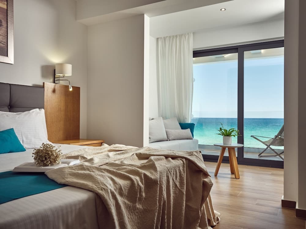 Cavo Orient Beach Hotel