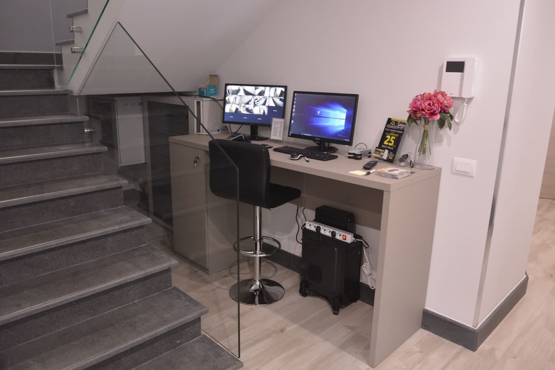 8 Room Hotel