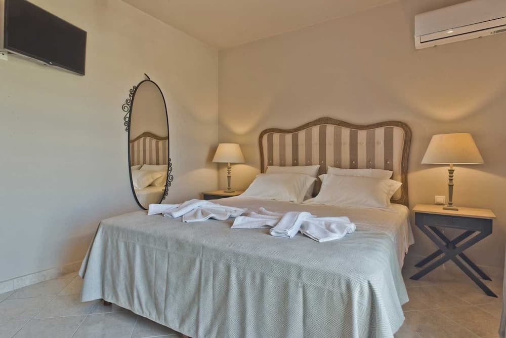 Elaia Villas