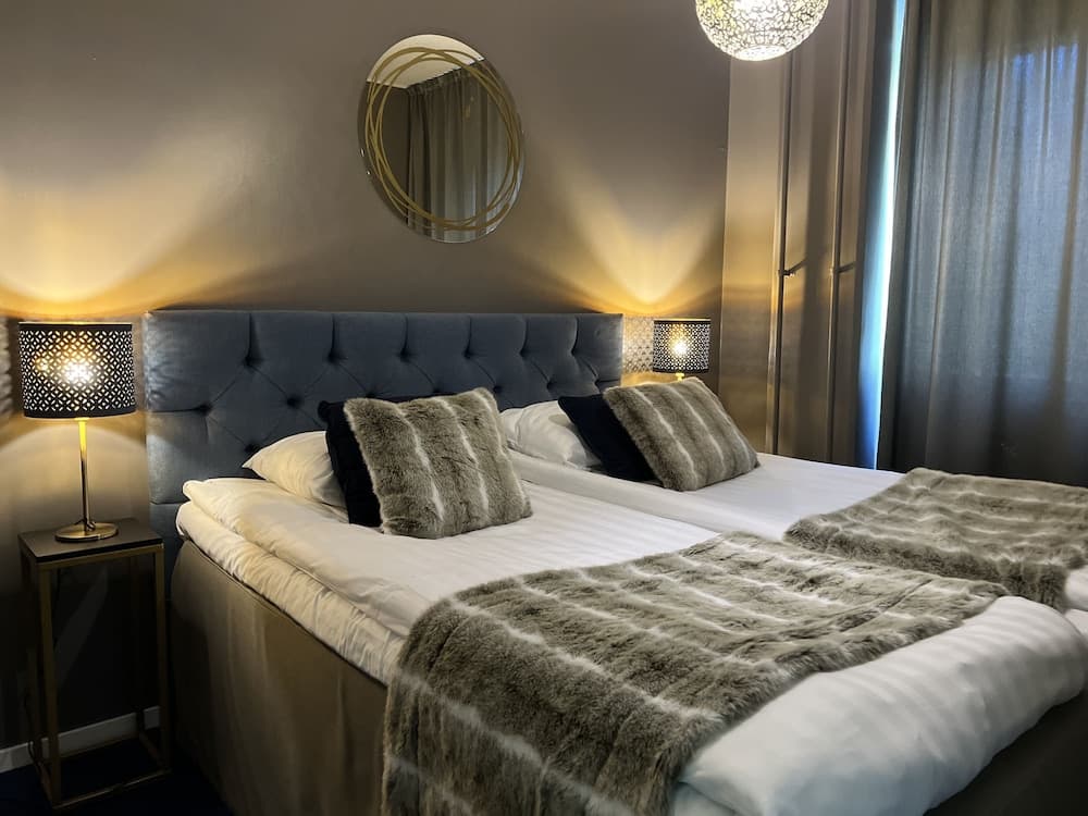 Golden Circle Suites