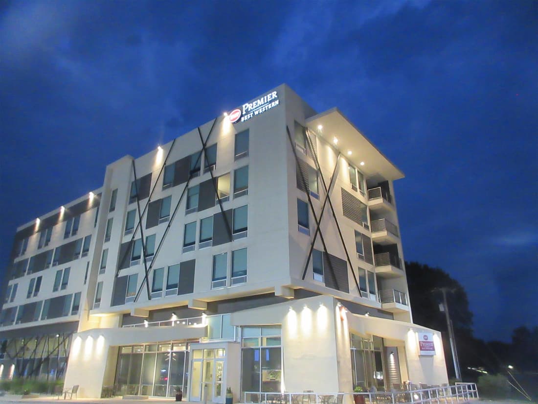 Vīb Best Western Springfield