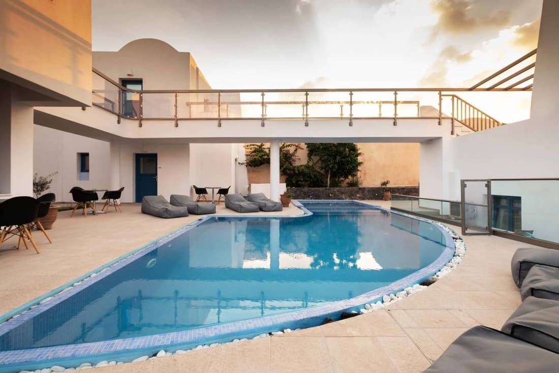 Tristhenia Hotel