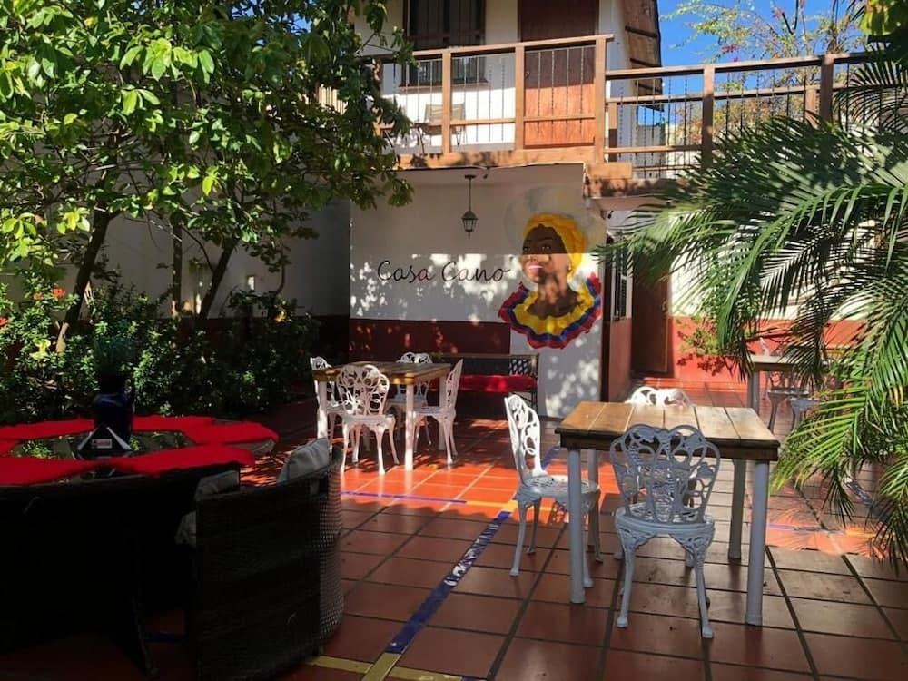 Hotel Ayenda Casa Cano 1805