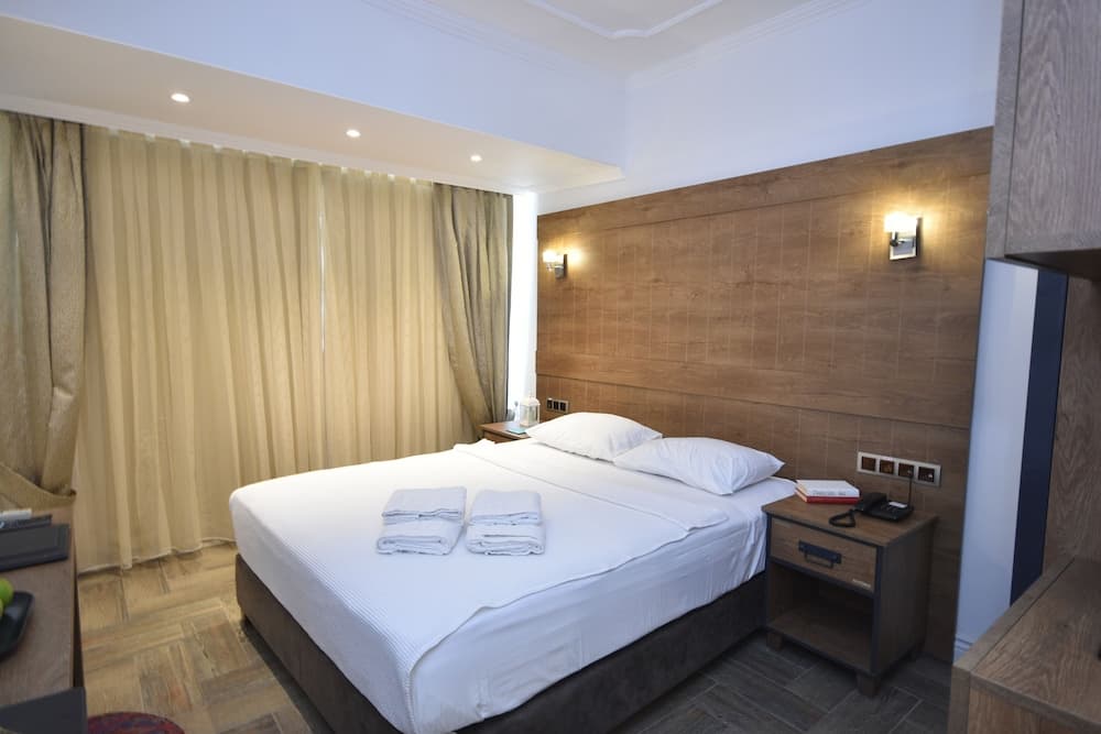 Aurasia Beach Hotel