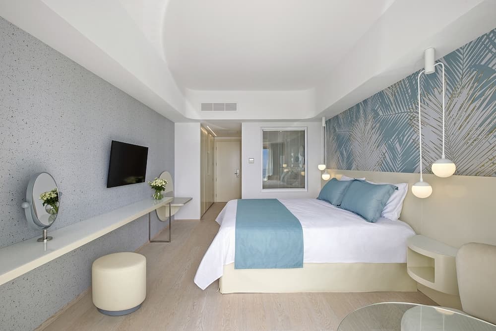 The Ivi Mare - Designed for adults by Louis Hotels