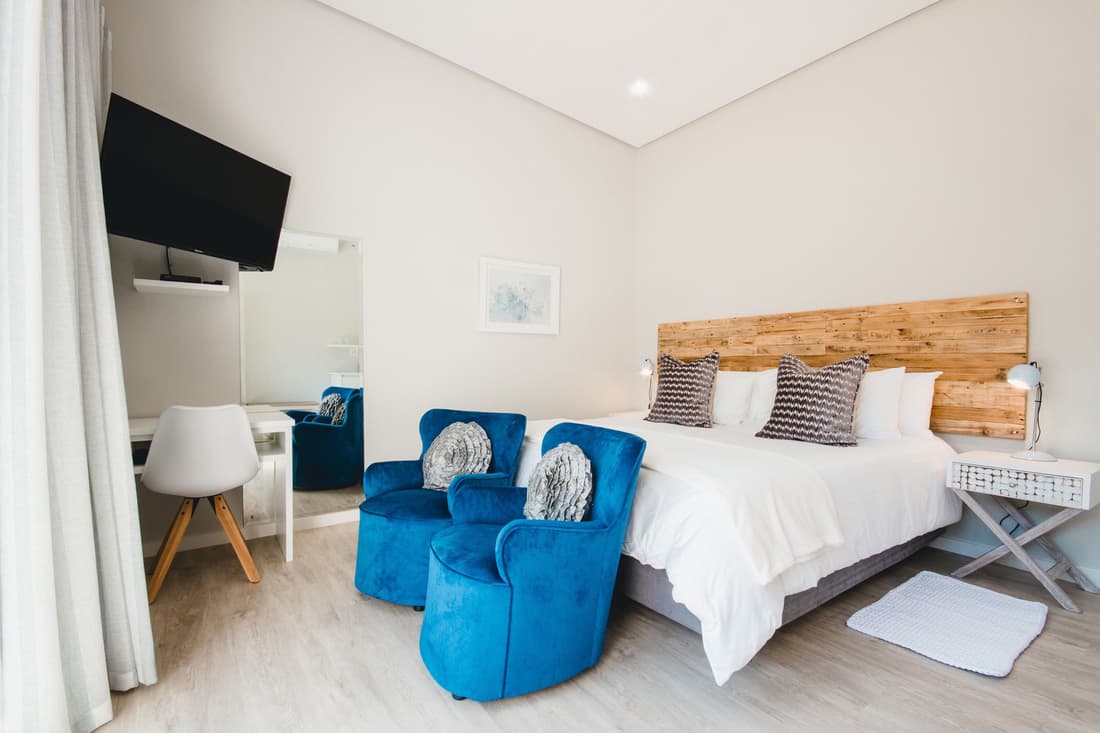 A Riverbed Guesthouse