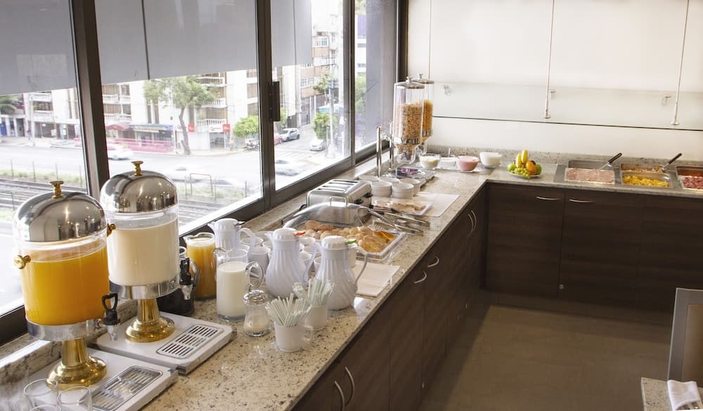 Econo Express Hotel