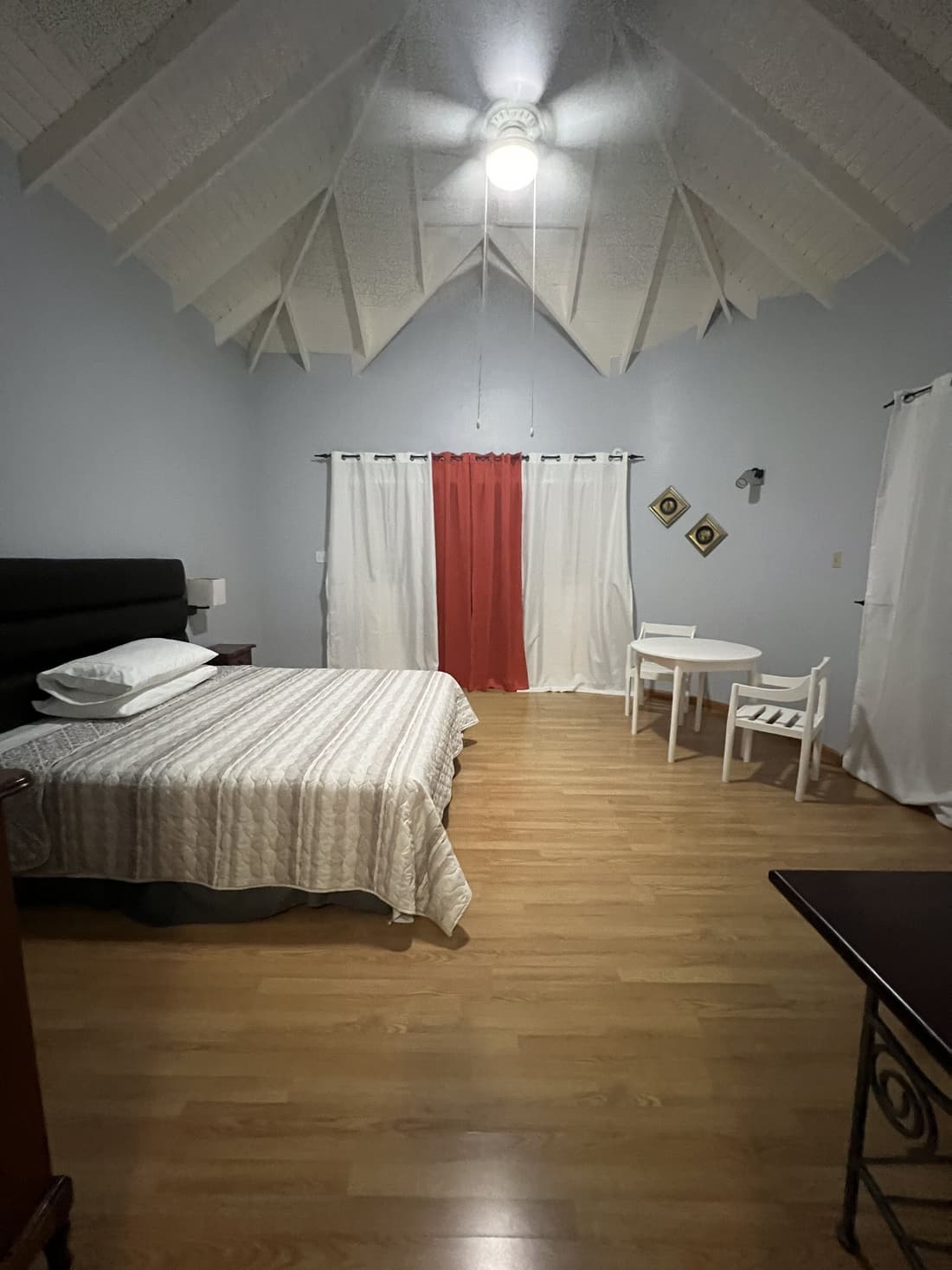 Studio Chateau - Manor Park, Kingston 8
