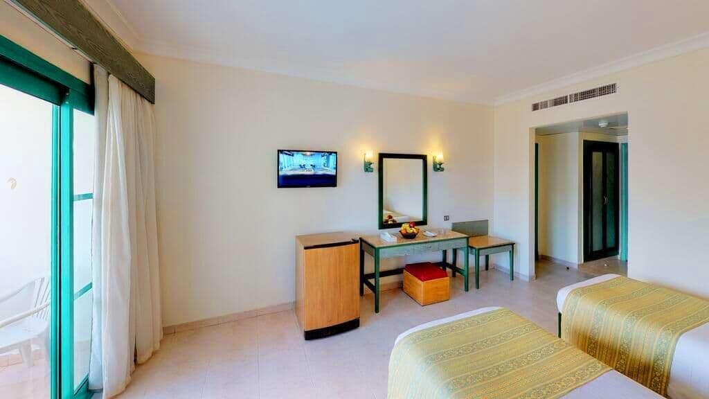 Falcon Hills Hotel