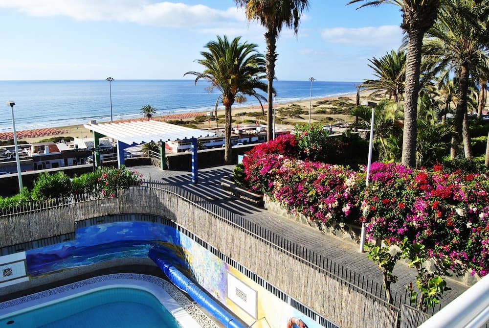 Apartamentos El Paseo
