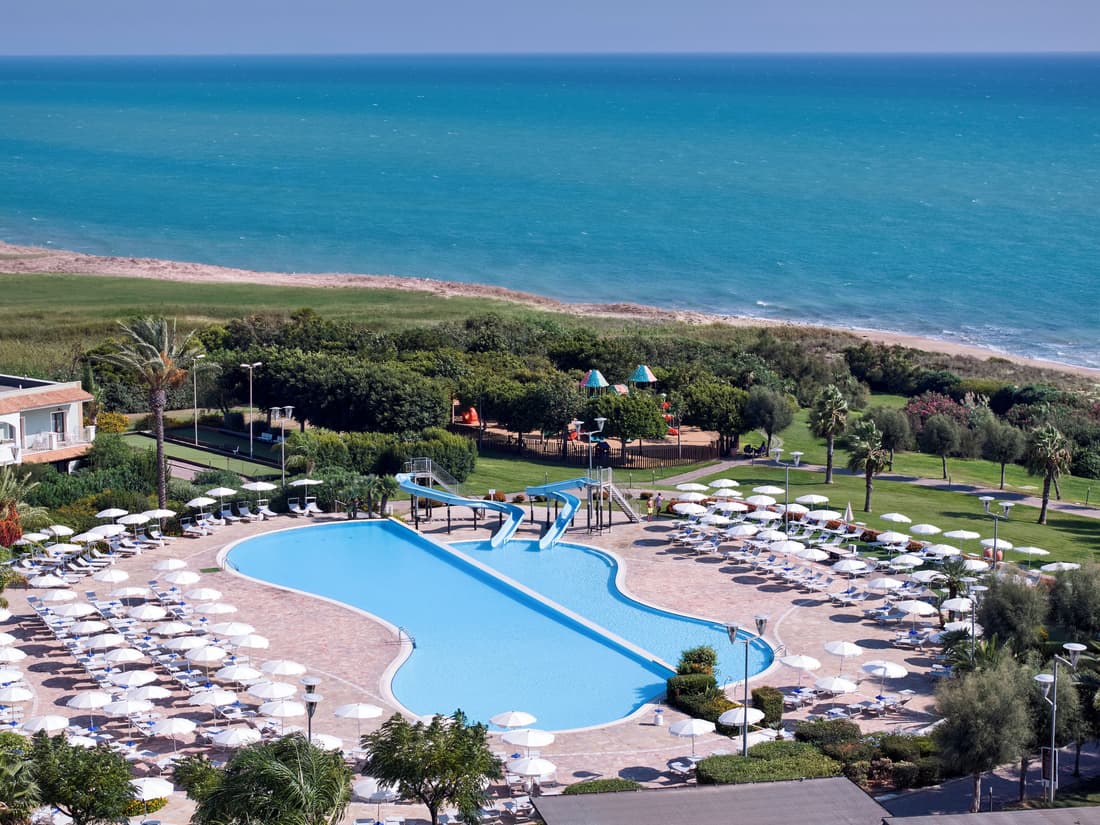 Serenusa Resort