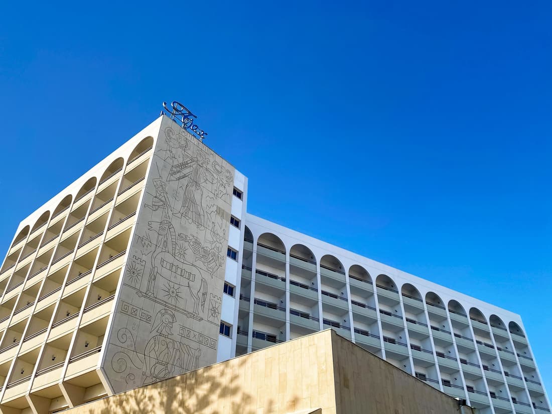 Ajax Hotel