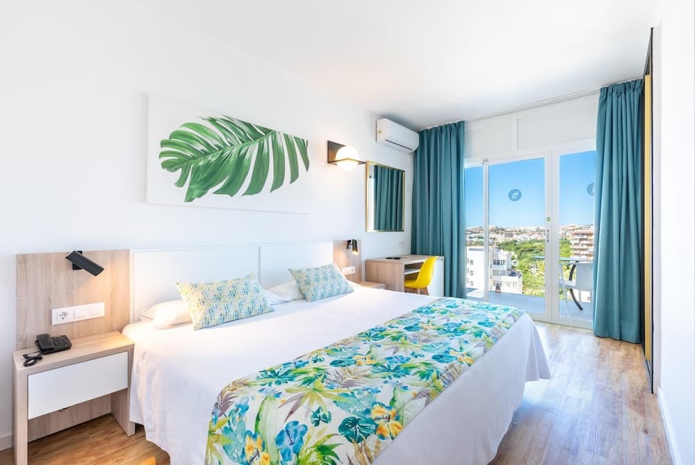 Hotel San Fermín by Dorobe