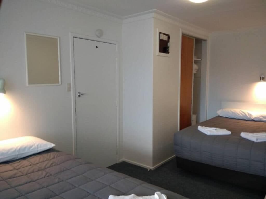 Queens Park Motels