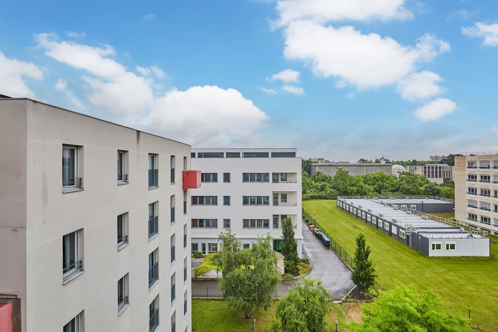 Appart'hôtel Odalys City - Bioparc Lyon Est