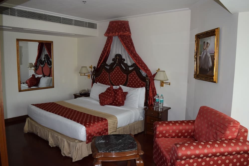 Hotel The Royal Plaza