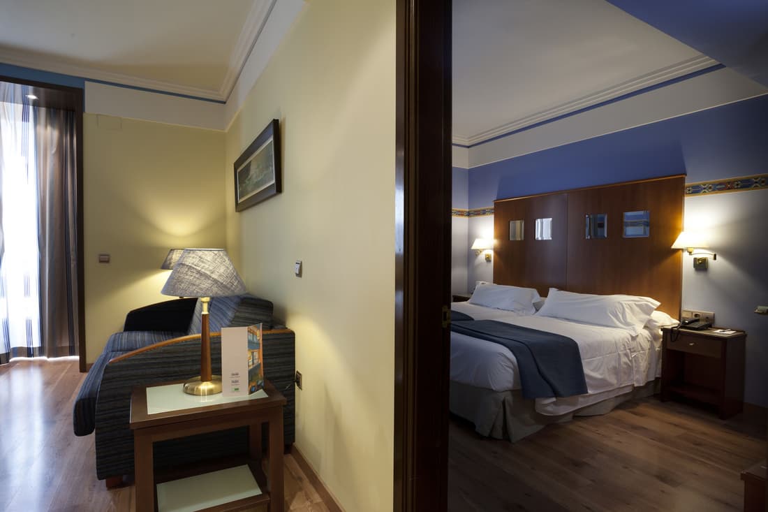 Suites Gran Via 44 Apartahotel