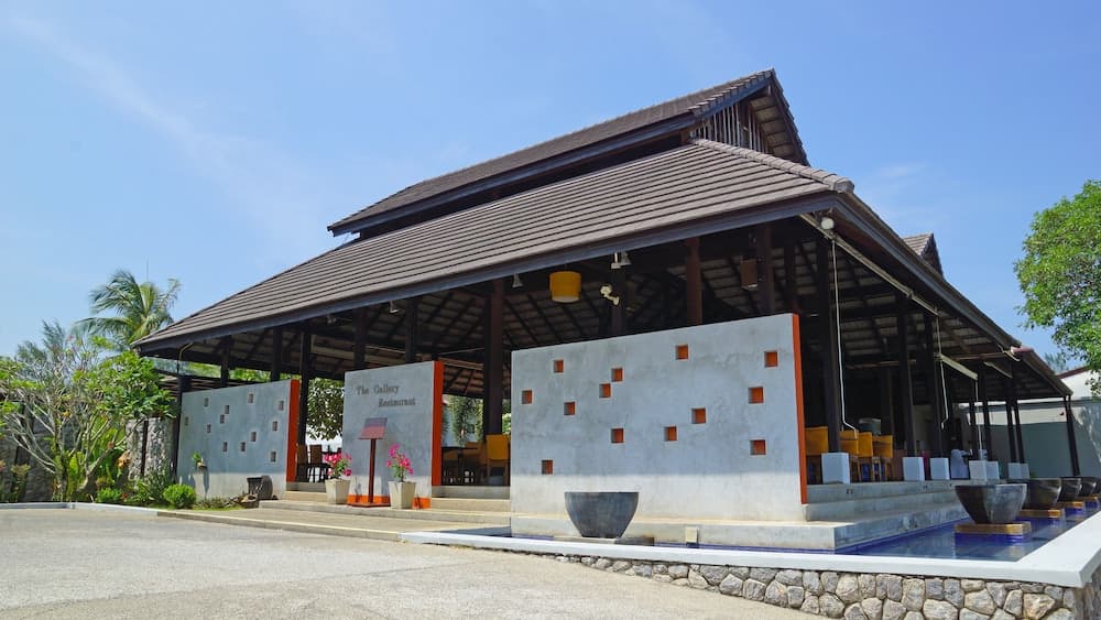 Palm Galleria Resort