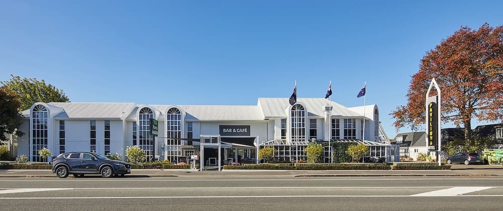 Pavilions Hotel