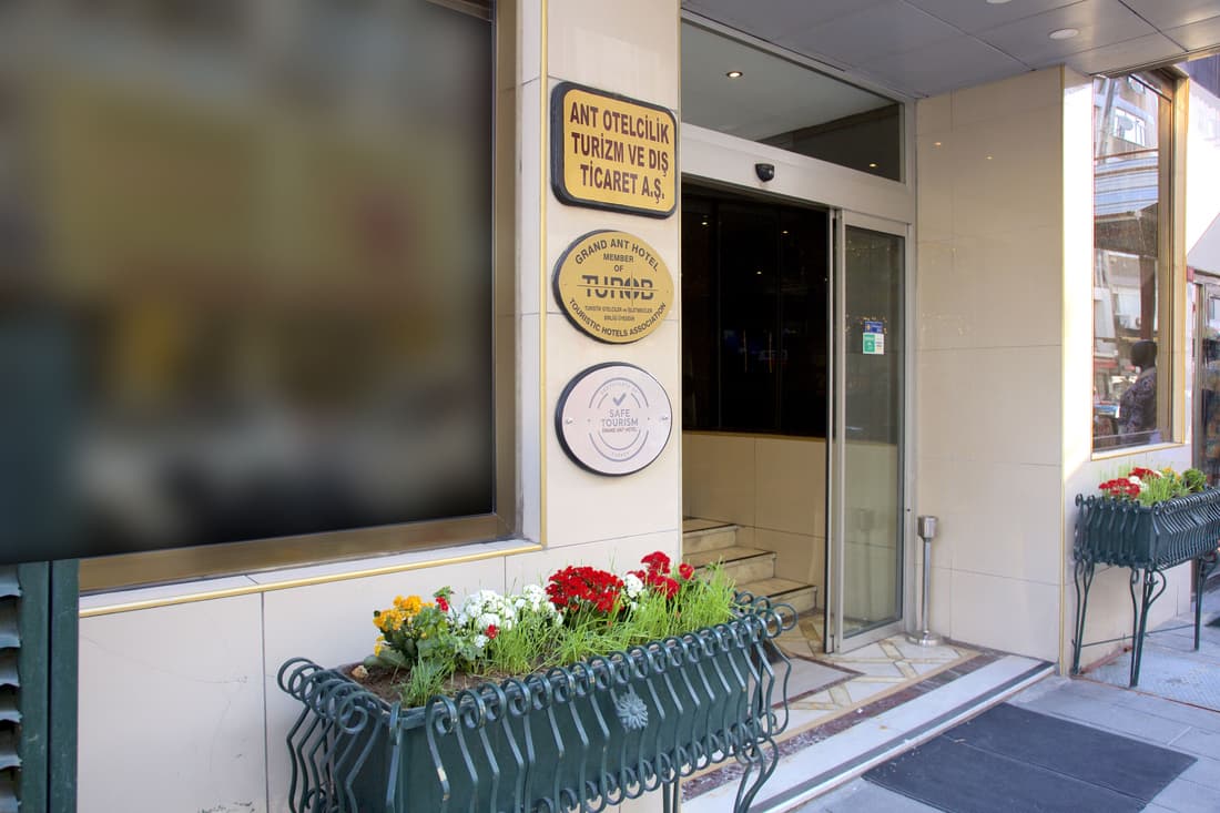 Grand Ant Hotel