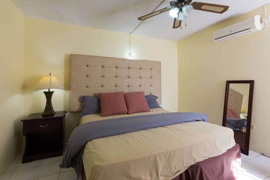 Kgn Most Centrally Located One Bdrm II
