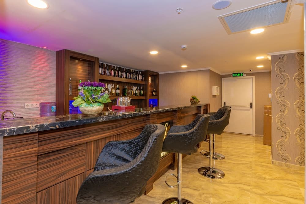 Vision Deluxe Hotel