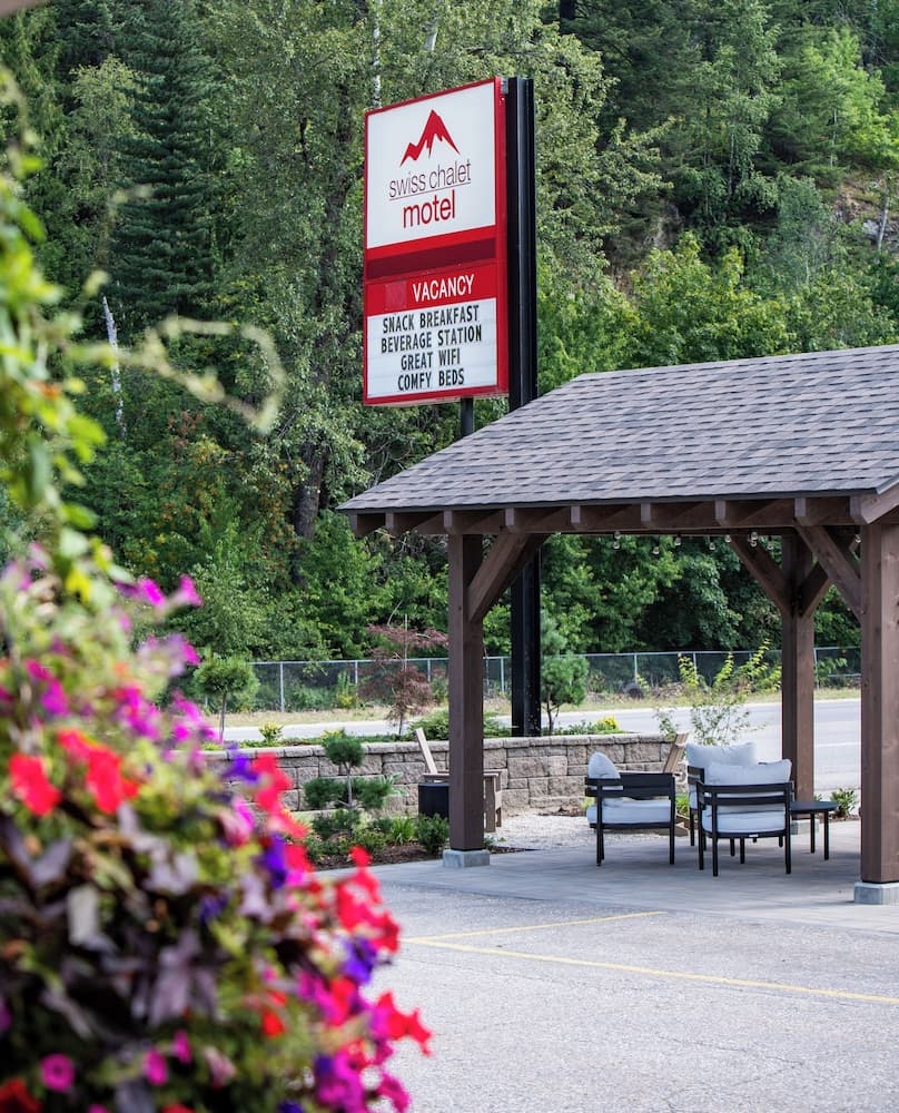 Swiss Chalet Motel