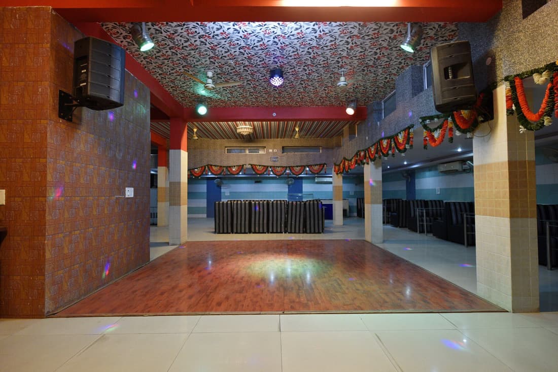 OYO 3311 Hotel Apple 9