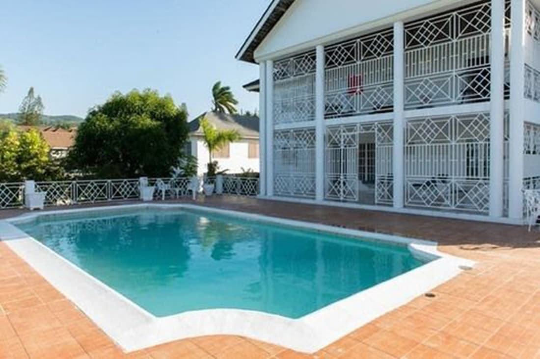 Lawrence Pool House
