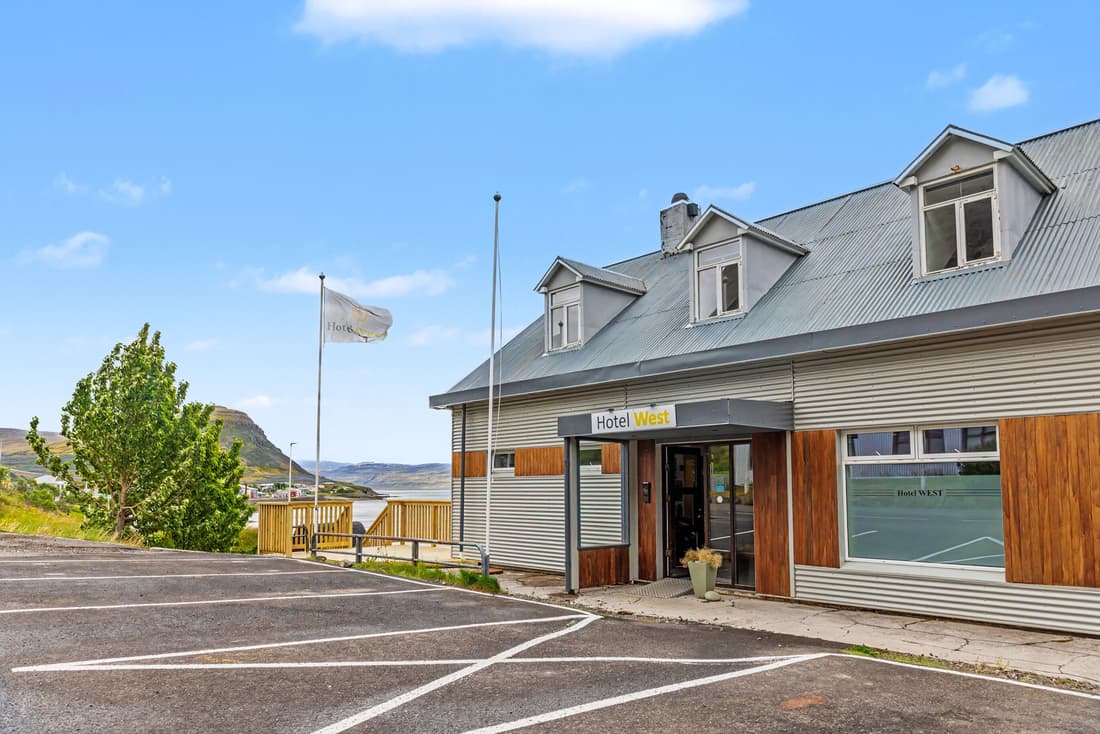 Hotel West
