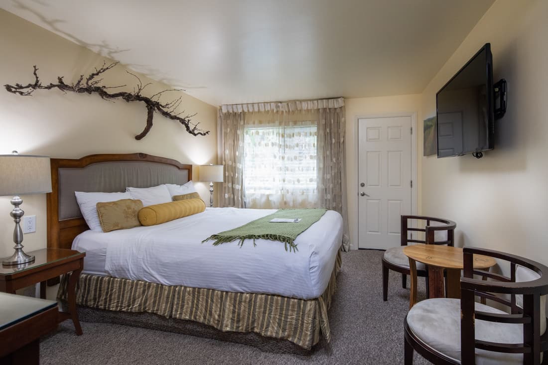 Vendange Carmel Inn & Suites