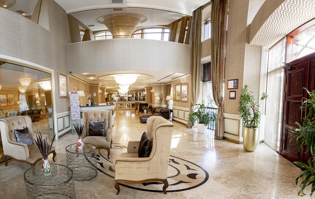 Sapphire Inn