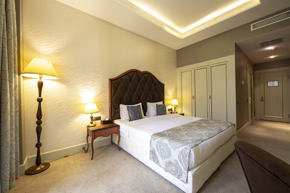 Sapphire Inn