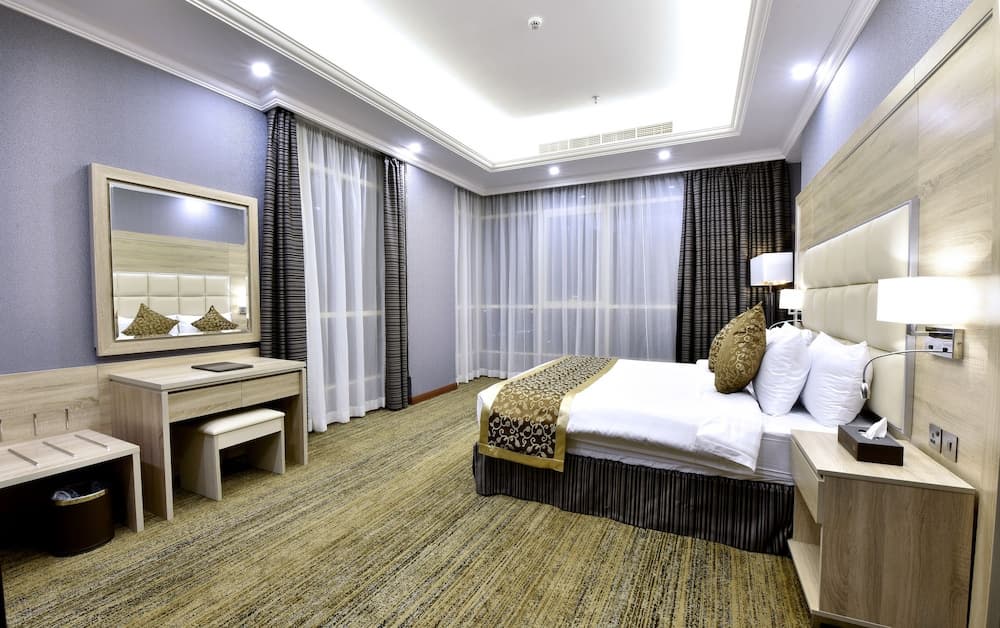 Iridium 70 Hotel