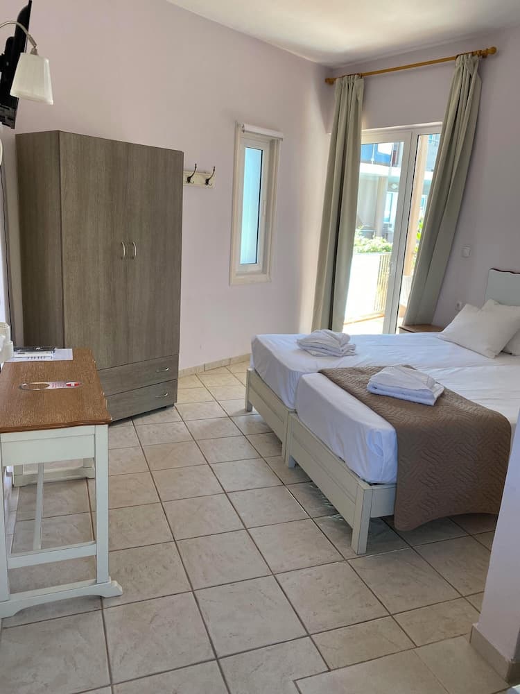 Girogiali Hotel