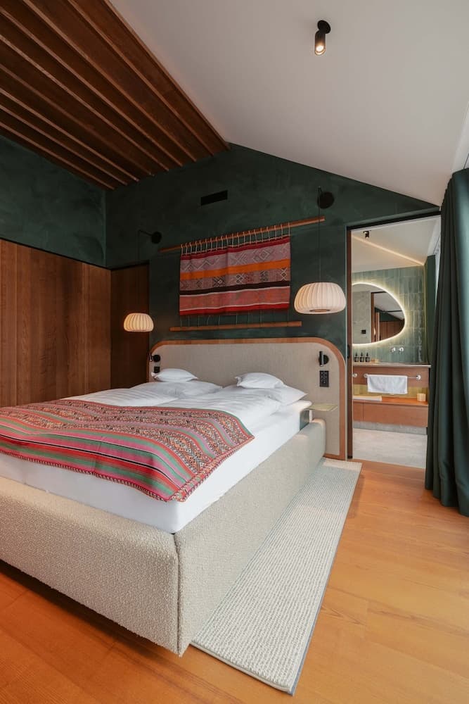 New Hotel Kristberg in Lech with Spa, outdoor pool and panoramic view