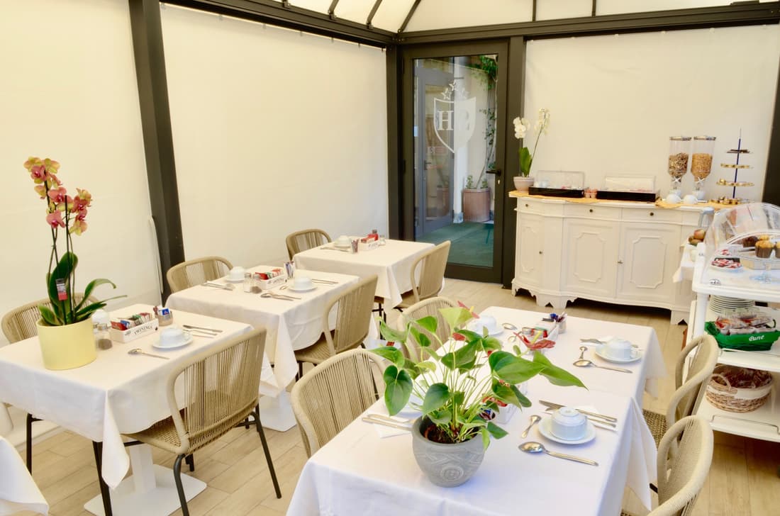 Sourire Hotel