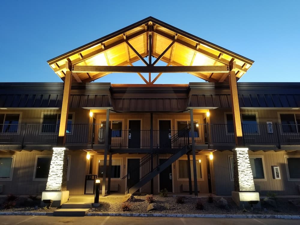 The Hotel Y